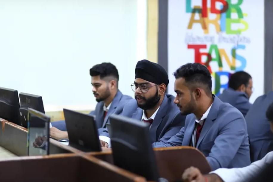 I Business Institute Greater Noida Computer Lab photo 3